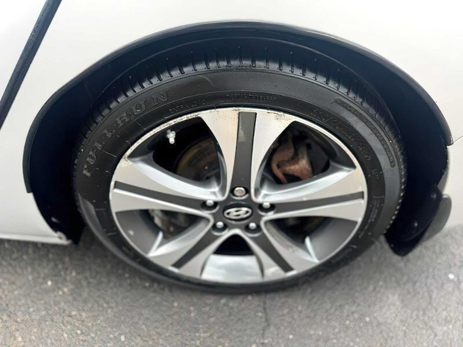 Hyundai Elantra Sport      2015