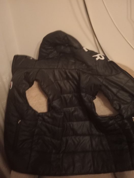 Colete da Moncler, em perfeito estado utilizado poucas vezes! ORIGINAL