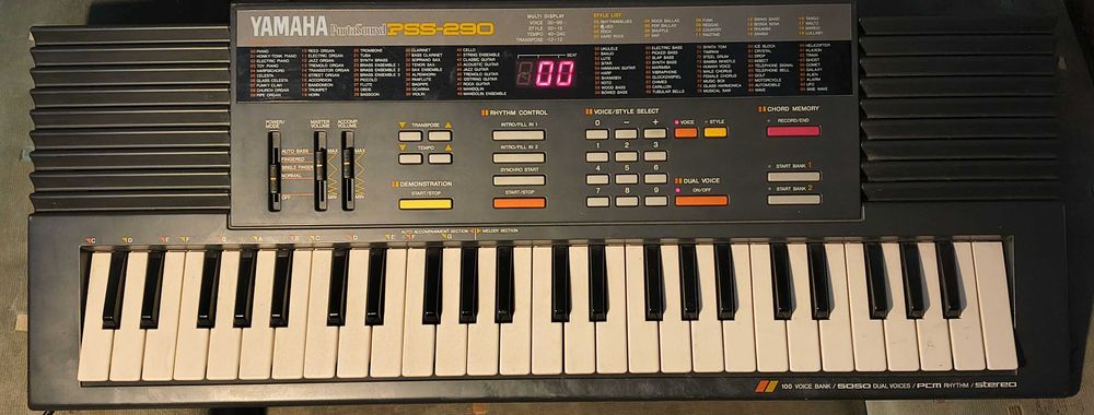 Yamaha PSS-290 keyboard