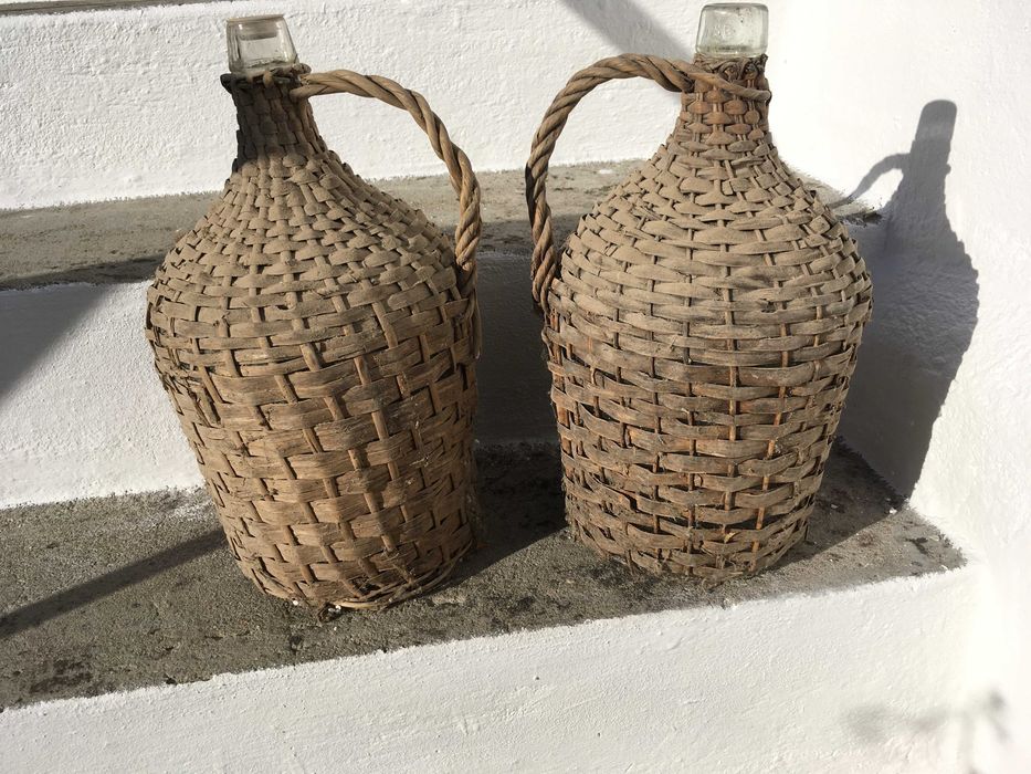 Garrafões forrados a palha muito antigos vidreira Santos Barosa