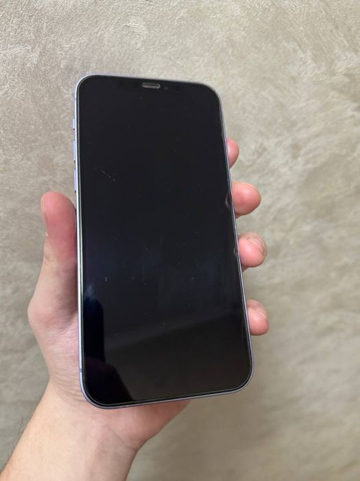 Продам iphone 12.