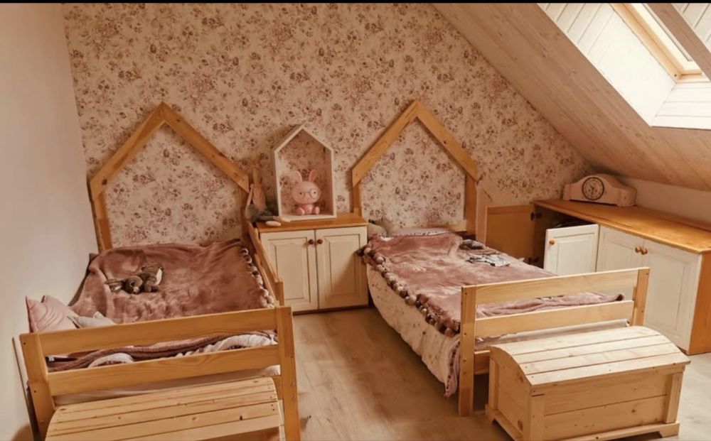 Piekne drewnane łóżka