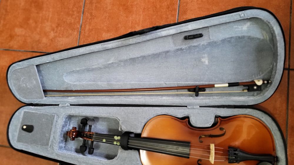 Violino completo como novo