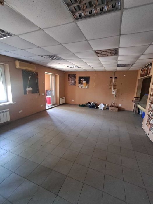 Приміщення під магазин-кафе, салон у Південному мкр-ні 53,7 кв.м.