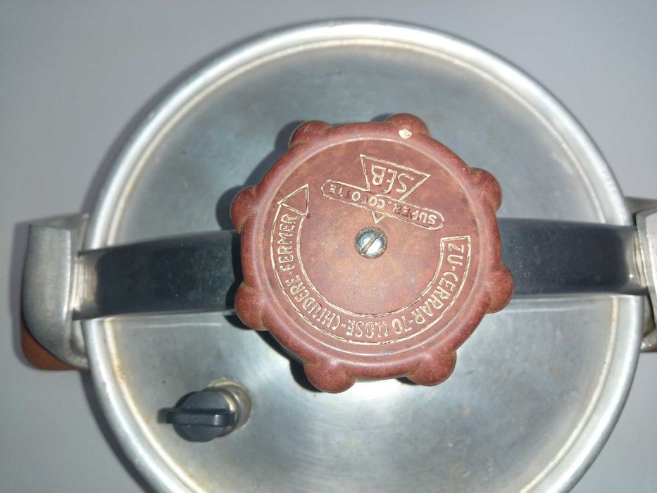 Panela pressão e panelas de aluminio