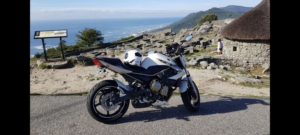 Yamaha XJ6 Naked