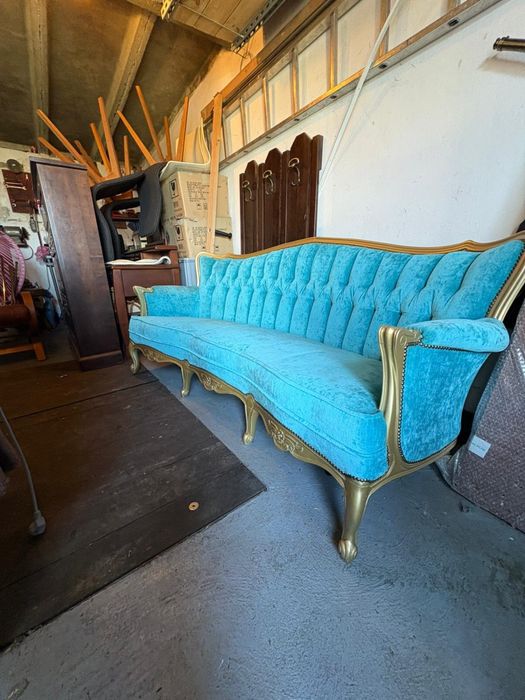 Piękna antyczna sofa w stylu ludwikowskim!