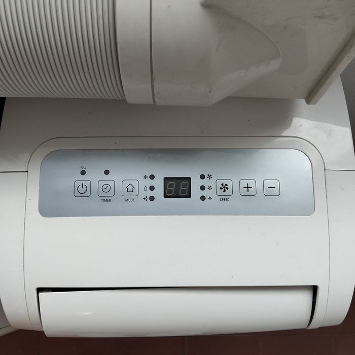 Ar condicionado portátil, dois modelos 200+200 Ventilador em torre 20€