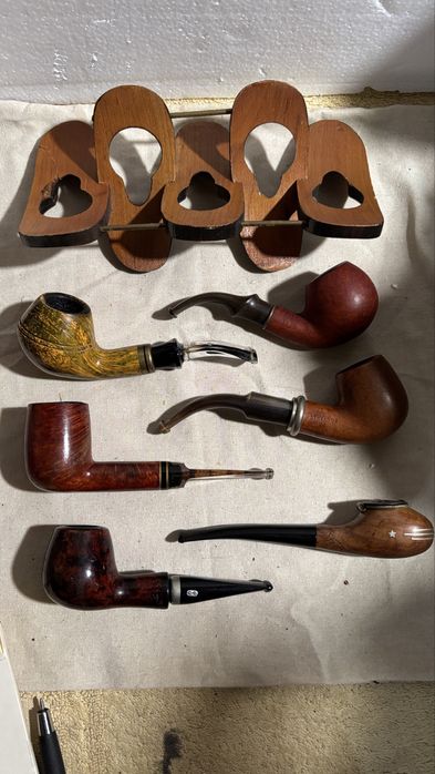 Lindos cachimbos com suporte em madeira