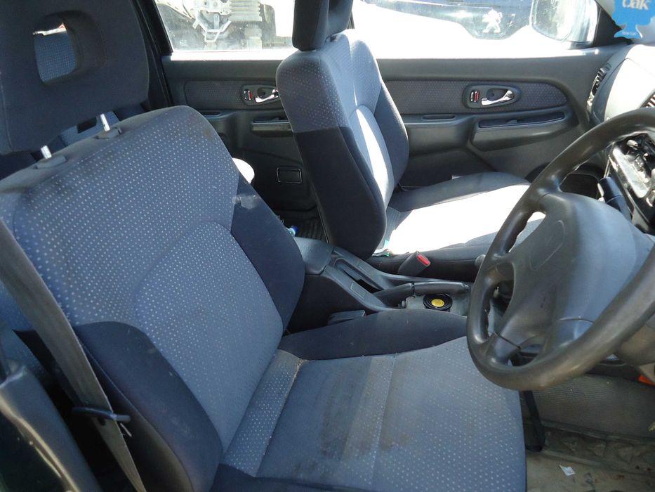 Mitsubishi L 200 cab. dupla (4D56T) de 2003 só ás peças