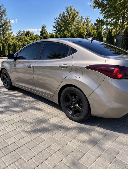 Hyundai Elantra 2011
