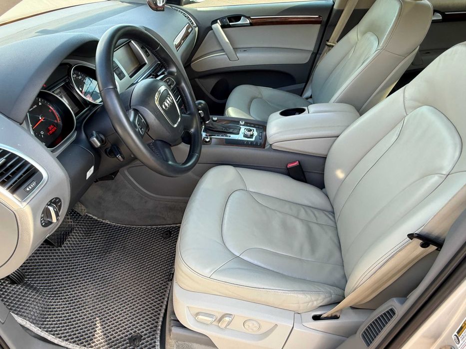 Audi Q7 3,0 Дизель 7 місць Гарний стан