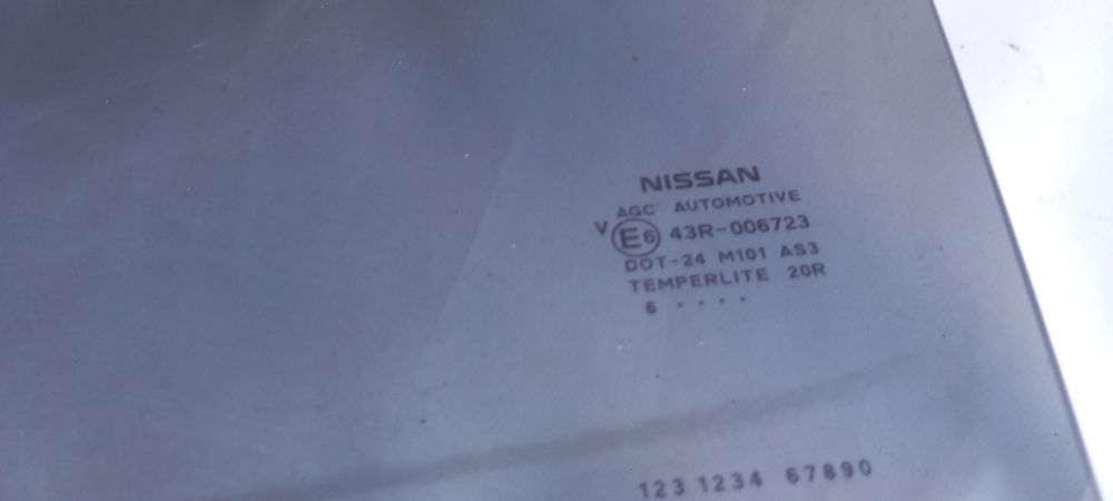 Vidro porta trás esquerdo NISSAN Juke (F15)