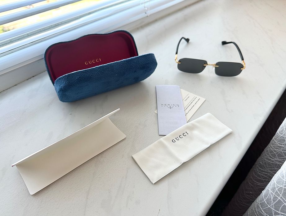 Оригинальные солнцезащитные очки
GUCCI, модель GG1221S-001 56