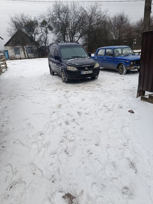 Авто Опель комбо