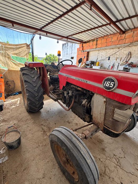 Massey Ferguson 165 de 1970 + Caixa e Alfaias
