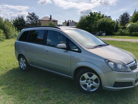 Opel Zafira-A 1.9 diesl po rozrządzie ,7 osobowy