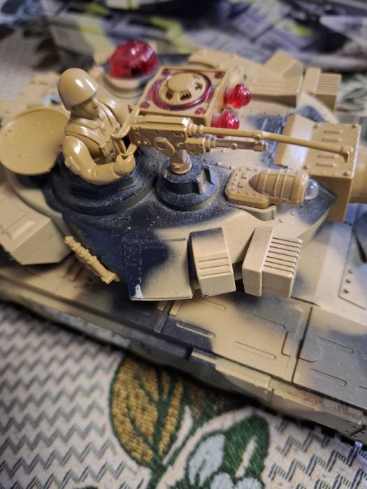 Танк на радіокеруванні