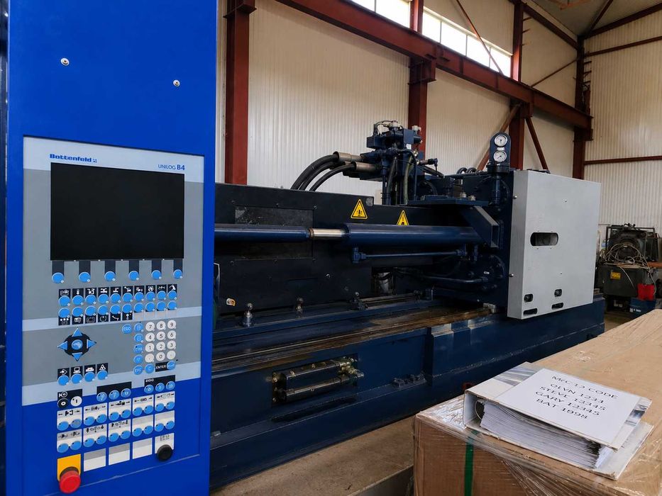 Battenfeld TM 3500 — термопластавтомат 350 тонн