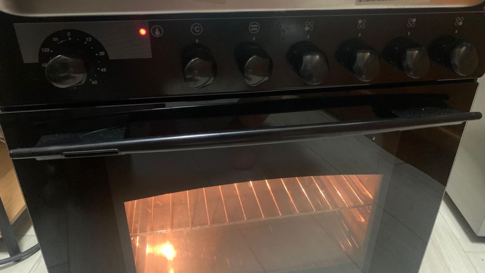 Moderna Placa de Vidrocerâmica e Forno Acoplado Elétrico