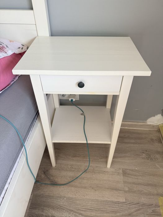 Łóżko ikea hemnes ze stolikami nocnymi