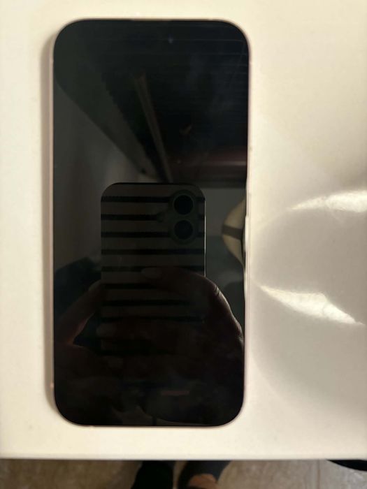 iphone 15 różowy