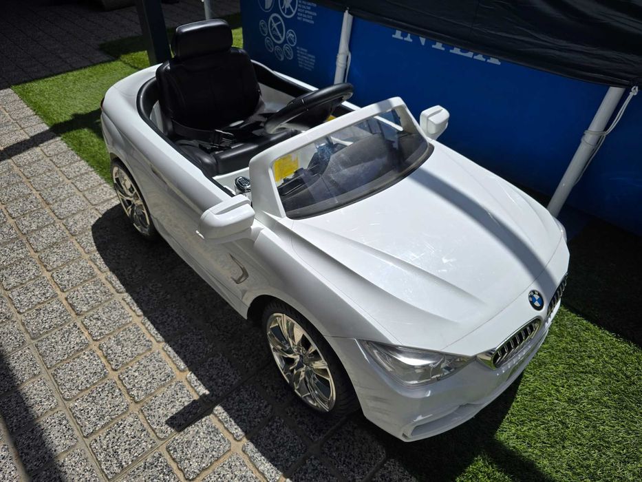 Carro Criança Elétrico - BMW Série 4 Descapotável Branco