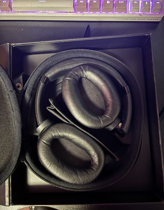 Навушники Razer Opus Black