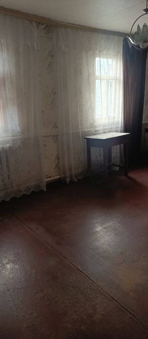 Продається пів будинку.