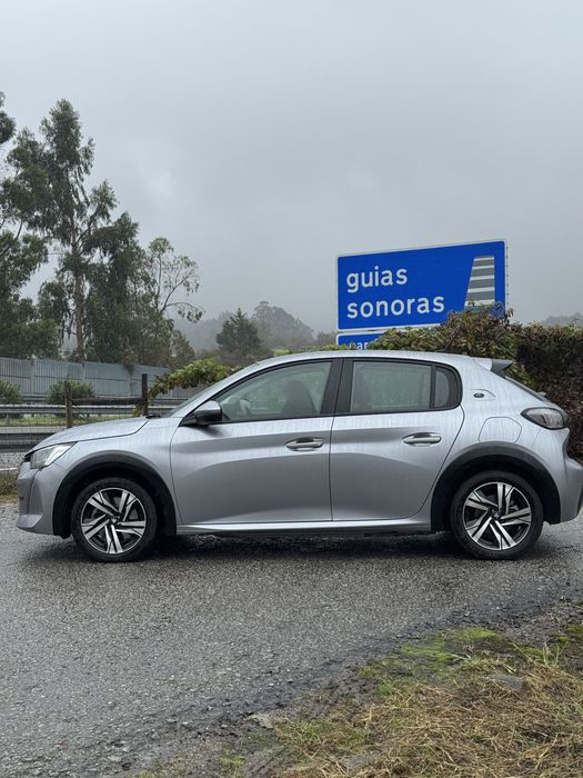 Peugeot e-208 TOP