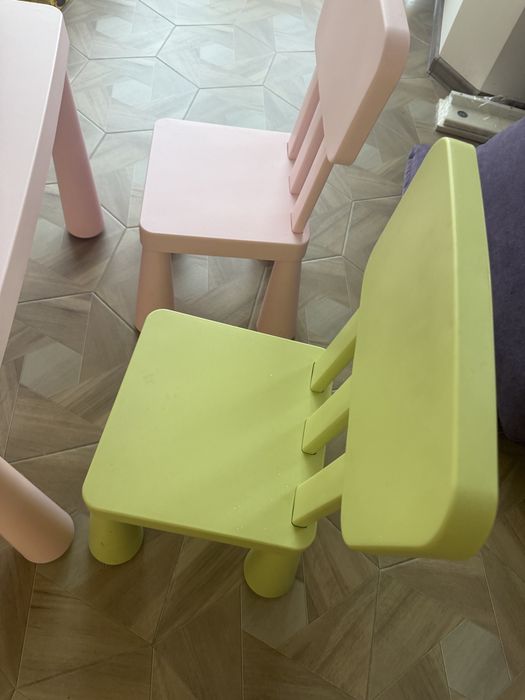Дитячий столик + 2 стільці IKEA MAMMUT