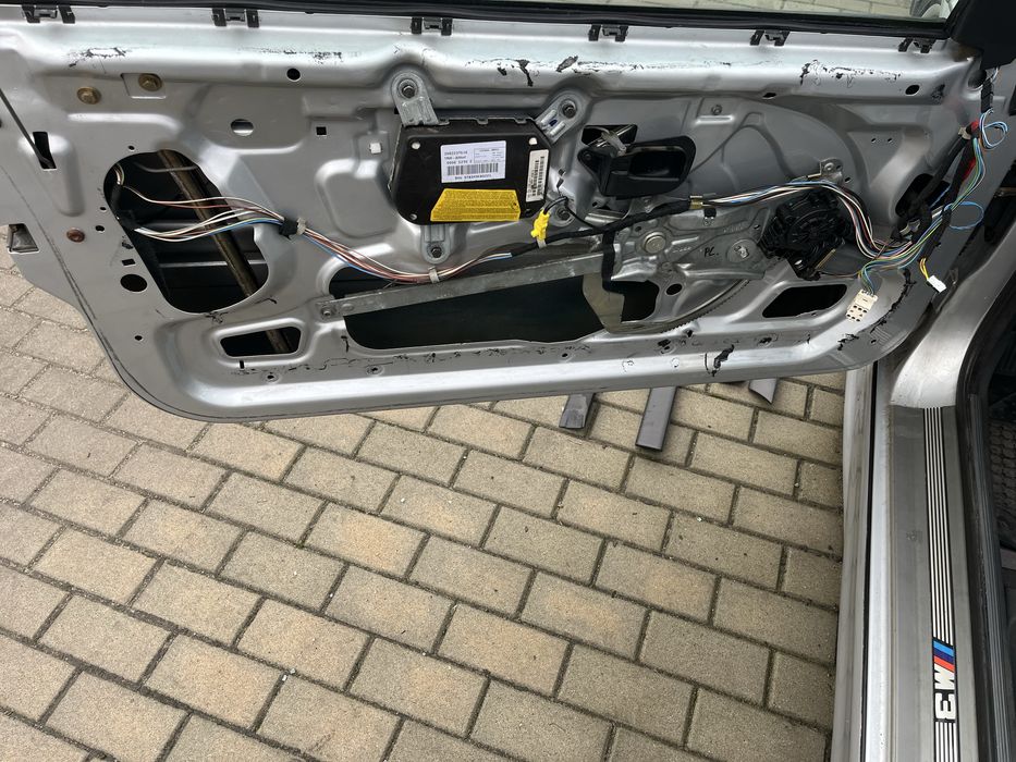 Bmw e36 coupe,cabrio drzwi lewe lift titansilber metallic
