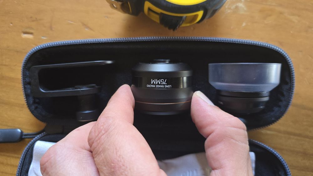 ShiftCam ProGrip + obiektywy macro 10× + 75 mm – jak nowe
