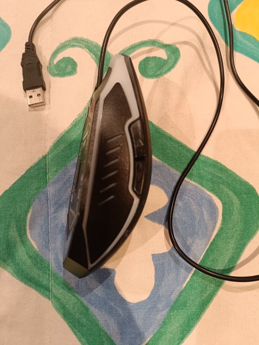 Vendo Mouse de Jogos com Sensor Óptico e Fio com Iluminação USB -