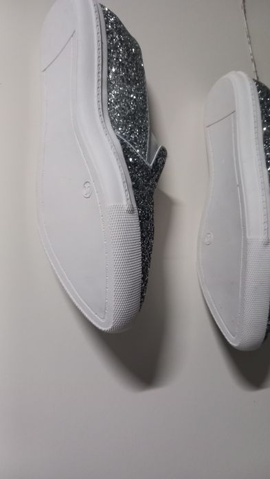 Sapatos brilhantes NOVOS