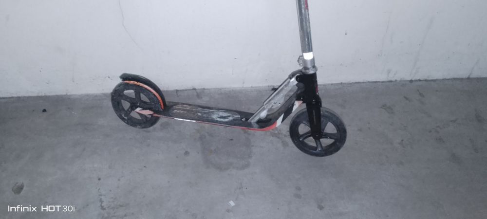 Trotinete de roda grande