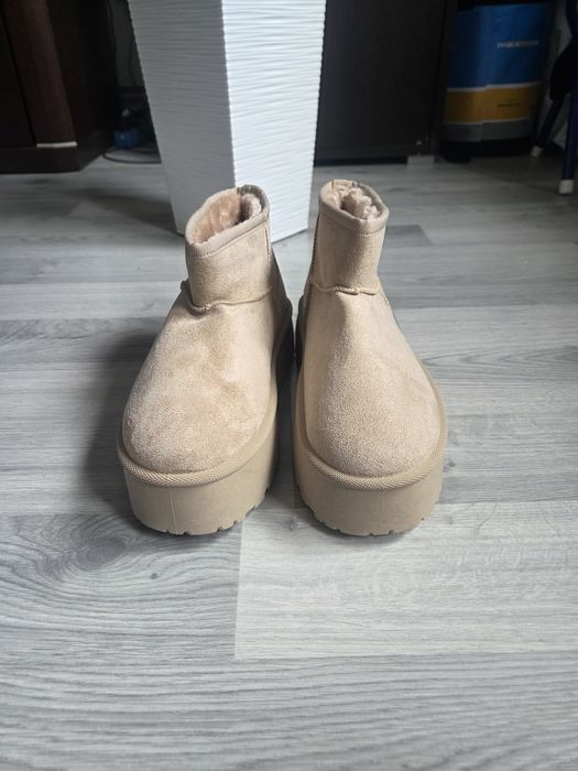 Śniegowce beżowe UGG rozm.39