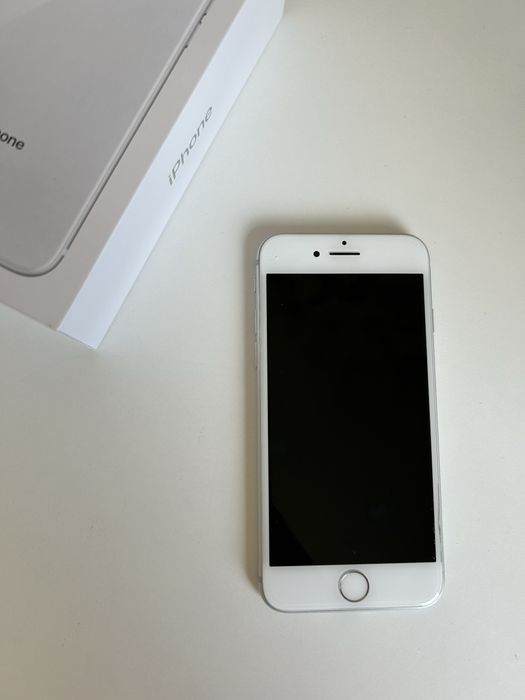 iPhone 8 64GB Silver | 100% sprawny | Pudełko + 2 etui GRATIS