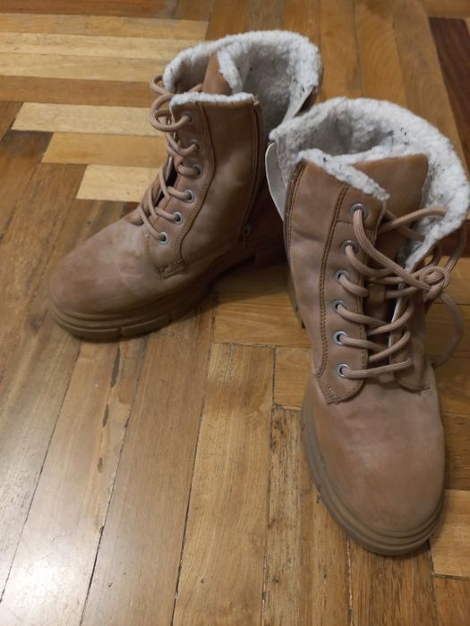 Продам зимові черевики