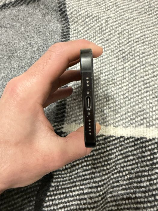 Продам iphone 16 pro 256 gb e-sim