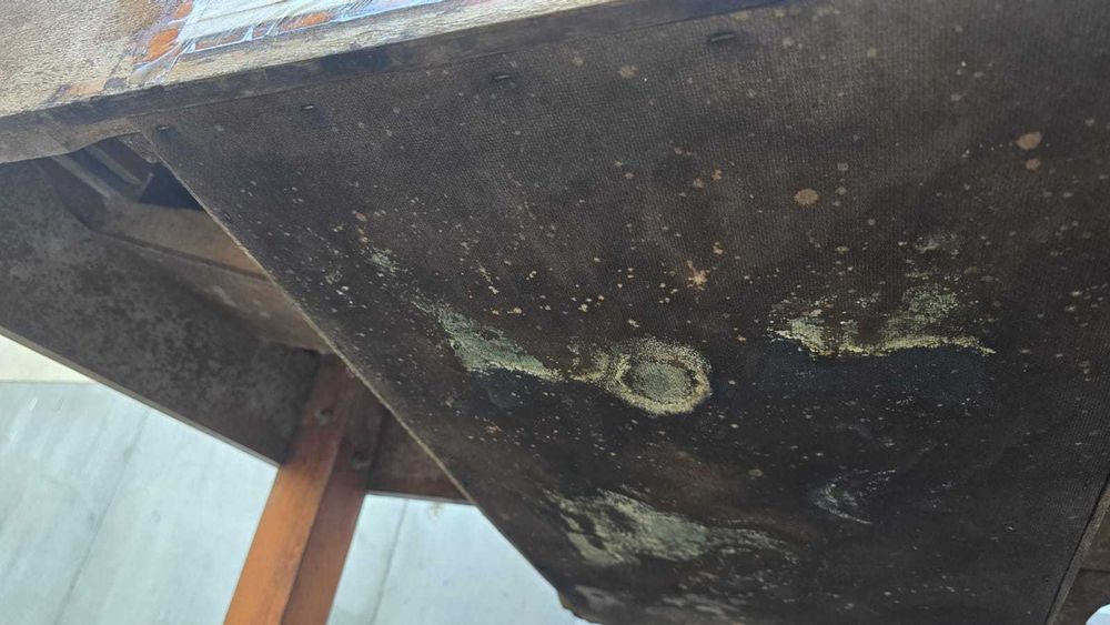 Mesa de matrecos em madeira para restauro