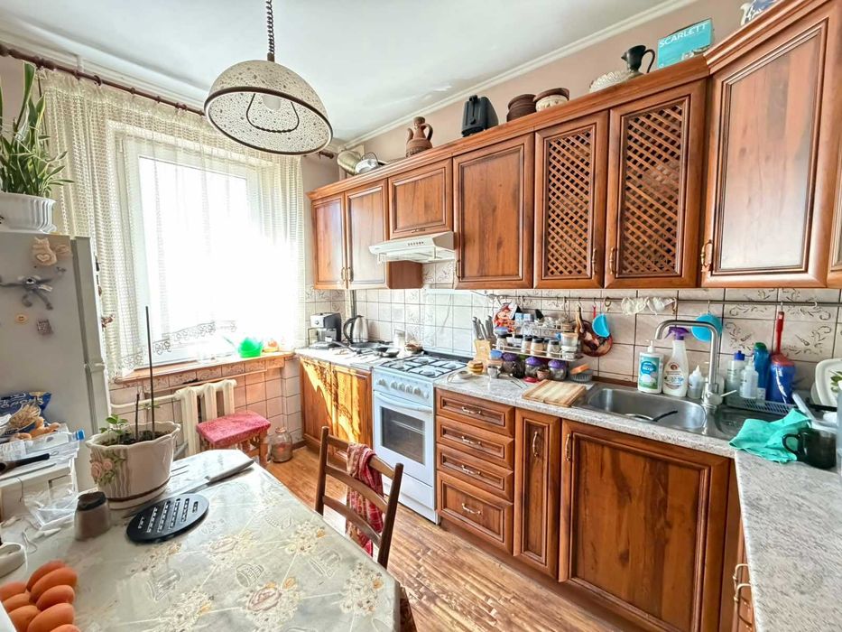 Продаж 2 кім. квартири по вул. Тракт Глинянський. Цегла.