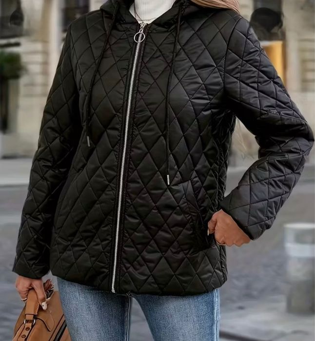 Елегантна чорна жіноча курка