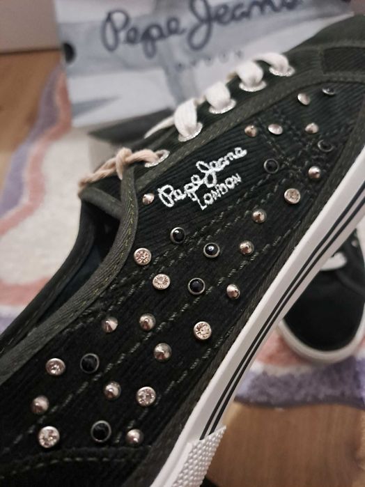 Trampki sztruksowe damskie