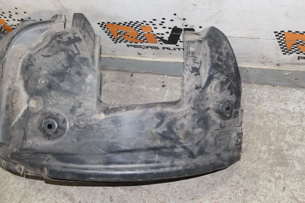 Cava roda frente direita BMW 1 Coupé (E82)