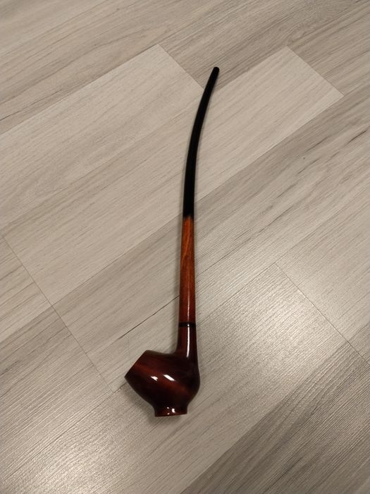 Fajka Gandalf stojąca