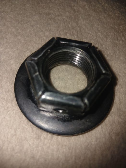 Гайка ступици форд, мазда