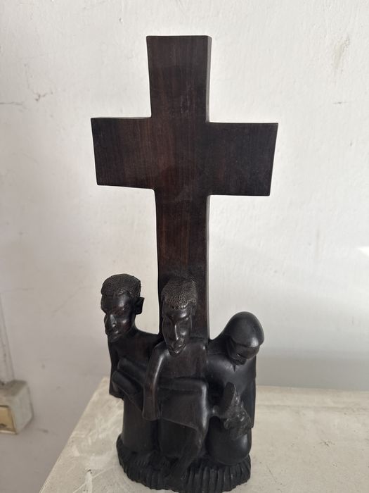 Afrykańska rzeźba sakralna – Krzyż, 4 postacie, 36 cm, rękodzieło