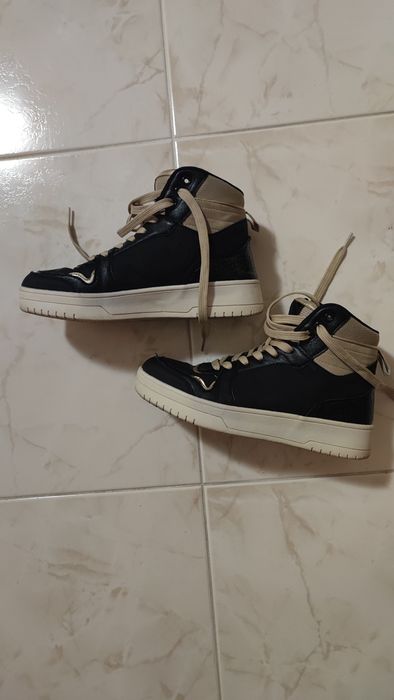 Sapatilhas tipo bota