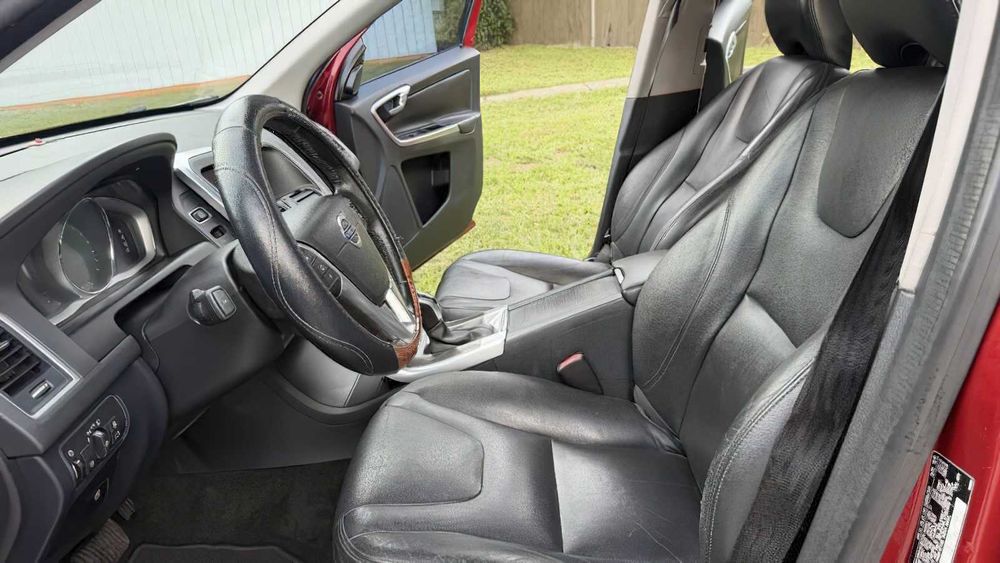 Volvo XC60      2016